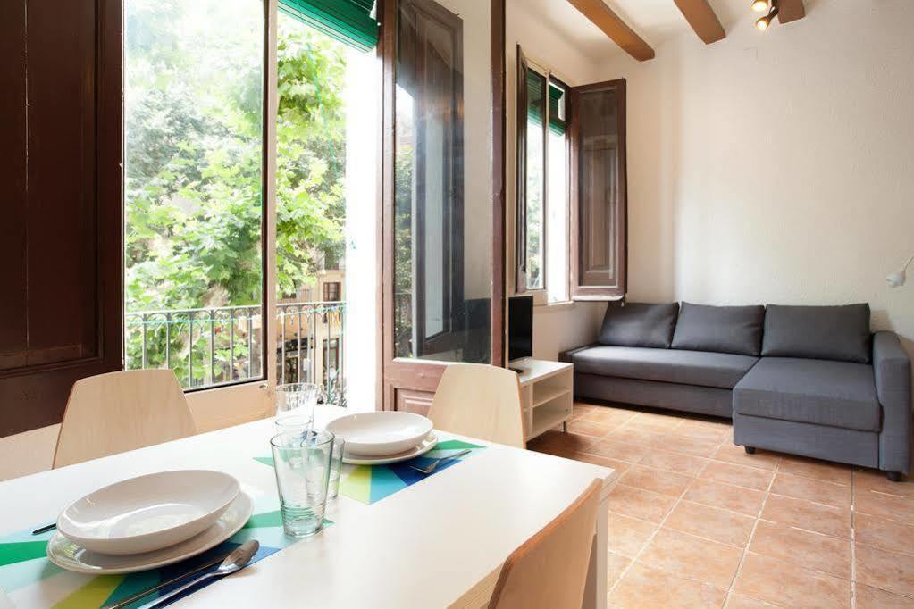 Apartmán Flateli Borrell Barcelona Exteriér fotografie